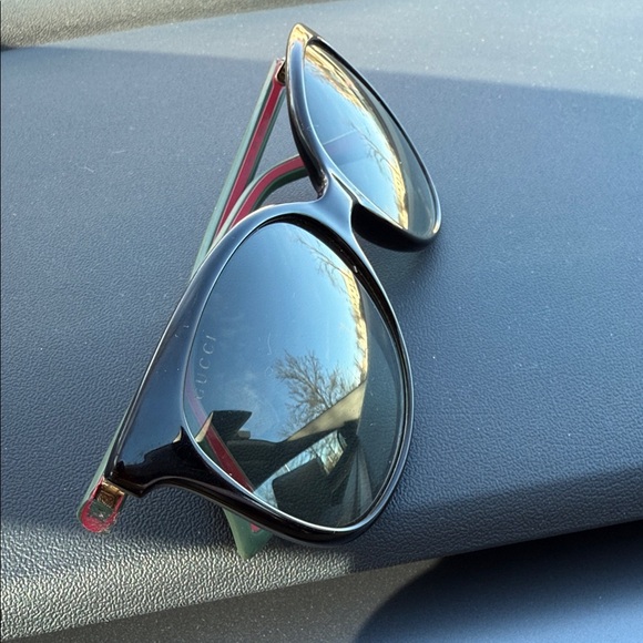 Gucci Accessories - Gucci Black and Pink Sunglasses